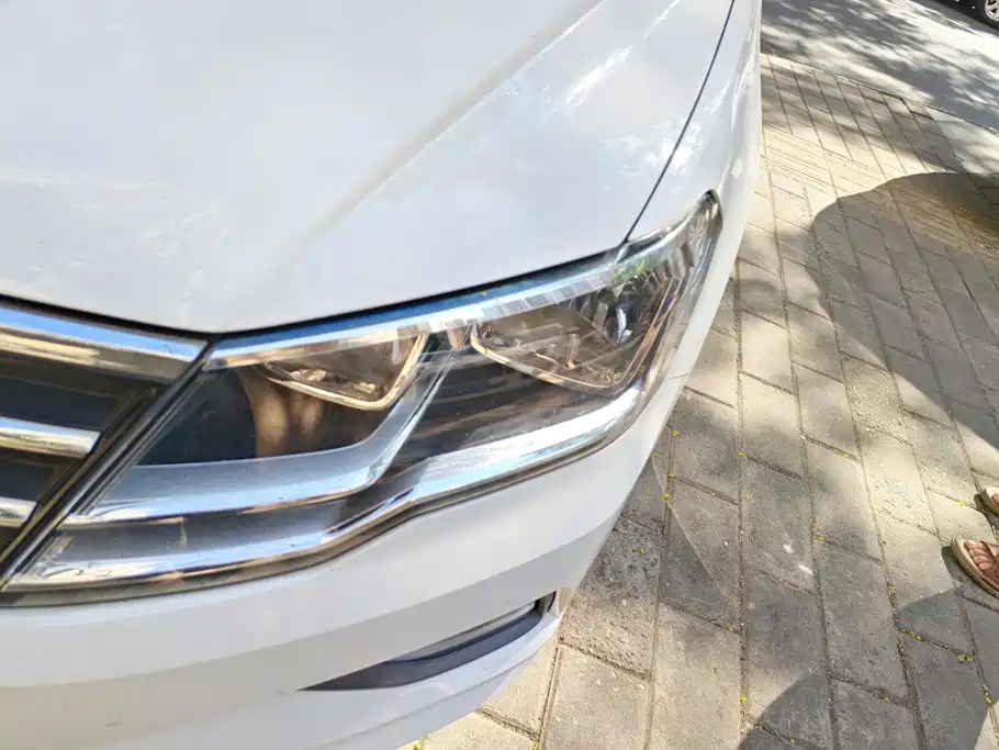 Фото 5 - Volkswagen Jetta
