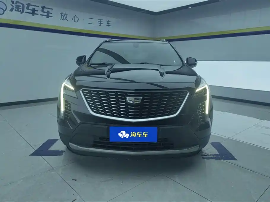 CADILLAC XT4
