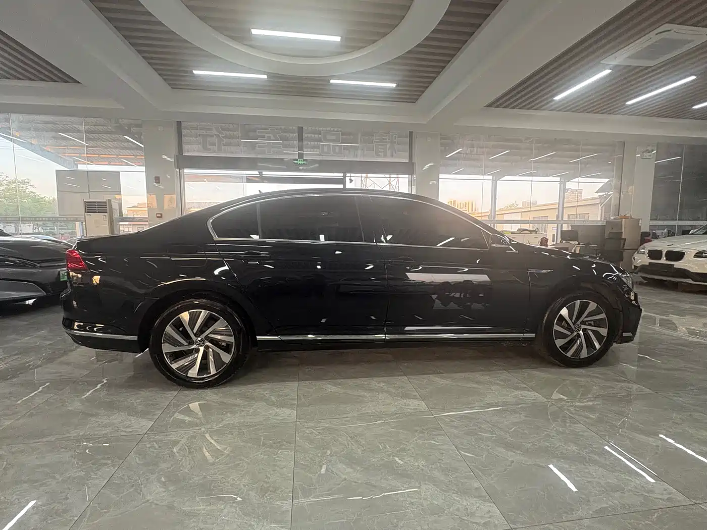 Volkswagen Magotan GTE Plug-in Hybrid 2022 GTE Luxury фото 5