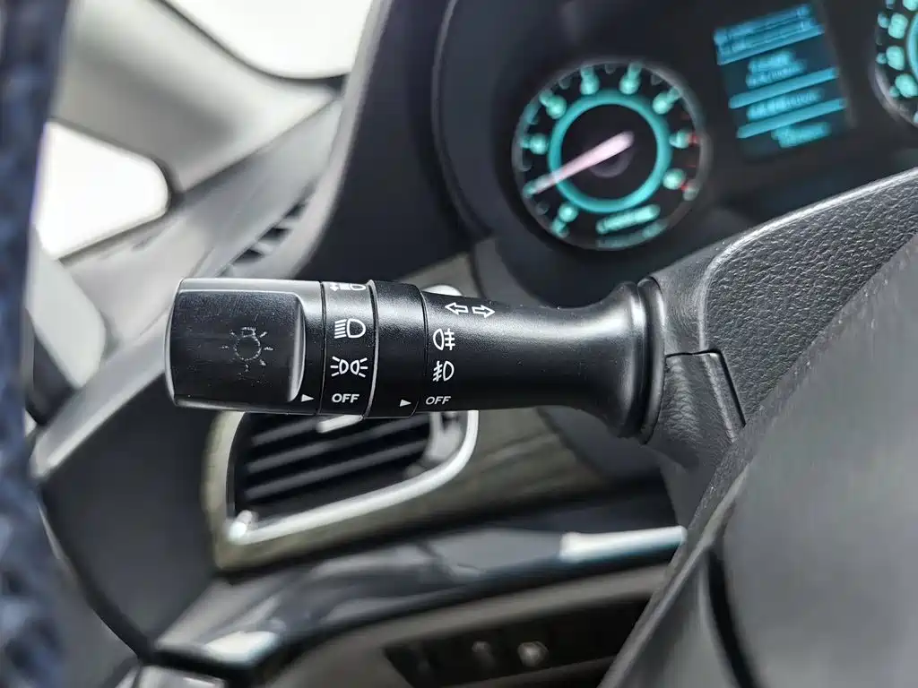 JAC Refine M5 2016 2014 Color Tour 2.0T Gasoline Manual Business