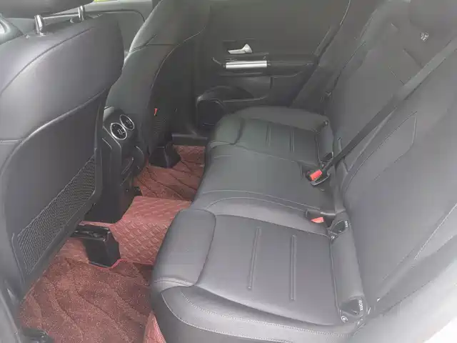 Mercedes-Benz GLA 2023 GLA 220 — фото 4