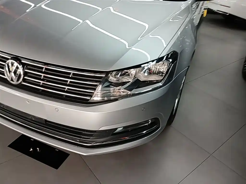 Volkswagen Lavida 2017 230TSI DSG Comfort Edition фото 24