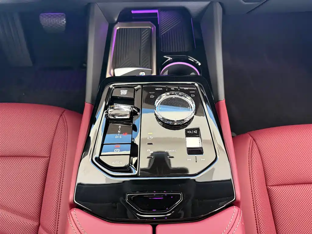 BMW 5 Series 2025 530Li Premium M Sport Package фото 22