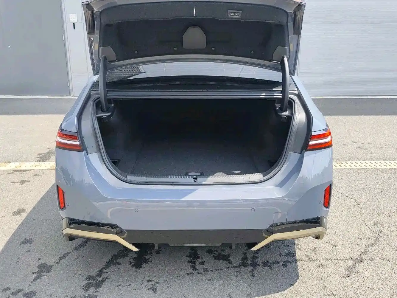 BMW i5 2026 2024 eDrive 35L Premium Model M Sport Package