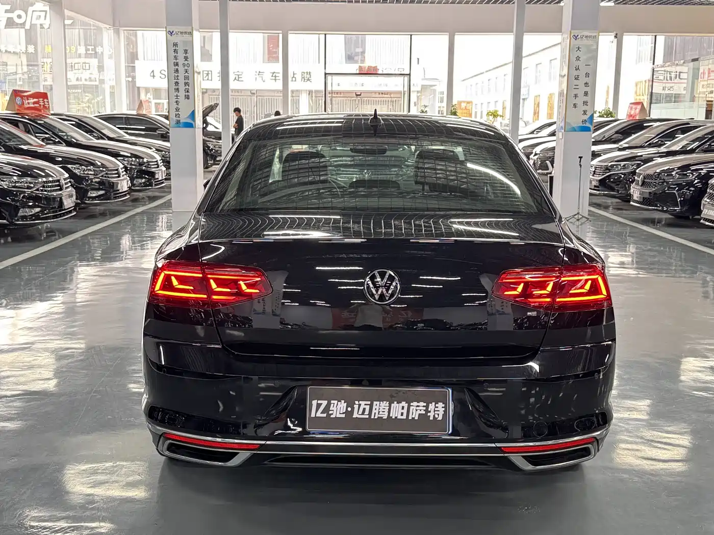 Volkswagen Magotan 2021 330TSI DSG 30th Anniversary Edition фото 8