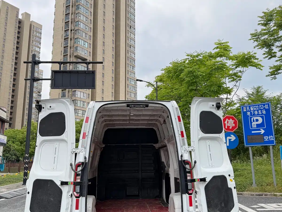 Yuan Cheng Farizon Super VAN 2025 Chuangfu Edition Medium Wheelbase High Roof 51kWh фото 8