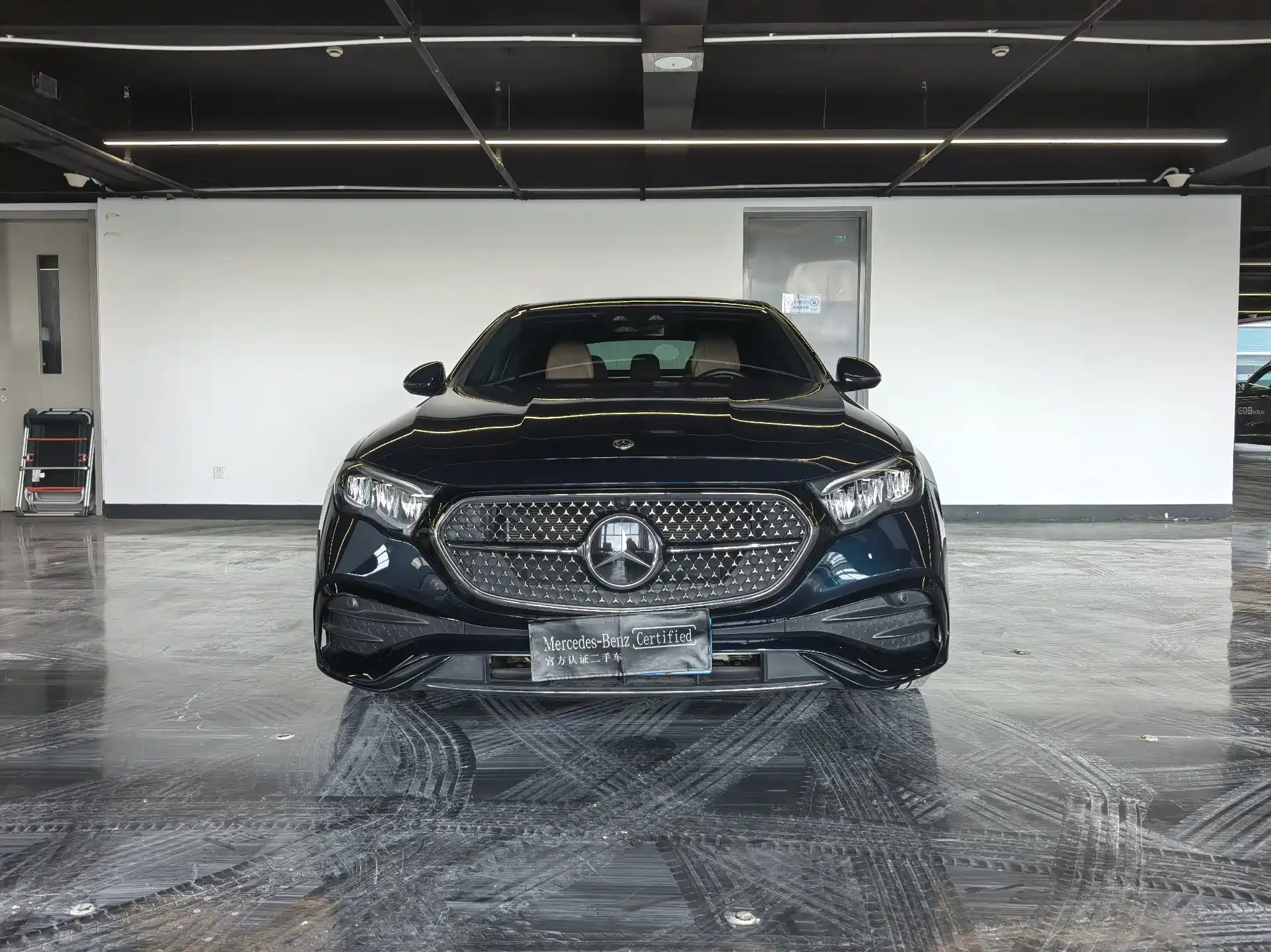 صورة 2 - Mercedes-Benz E-Class