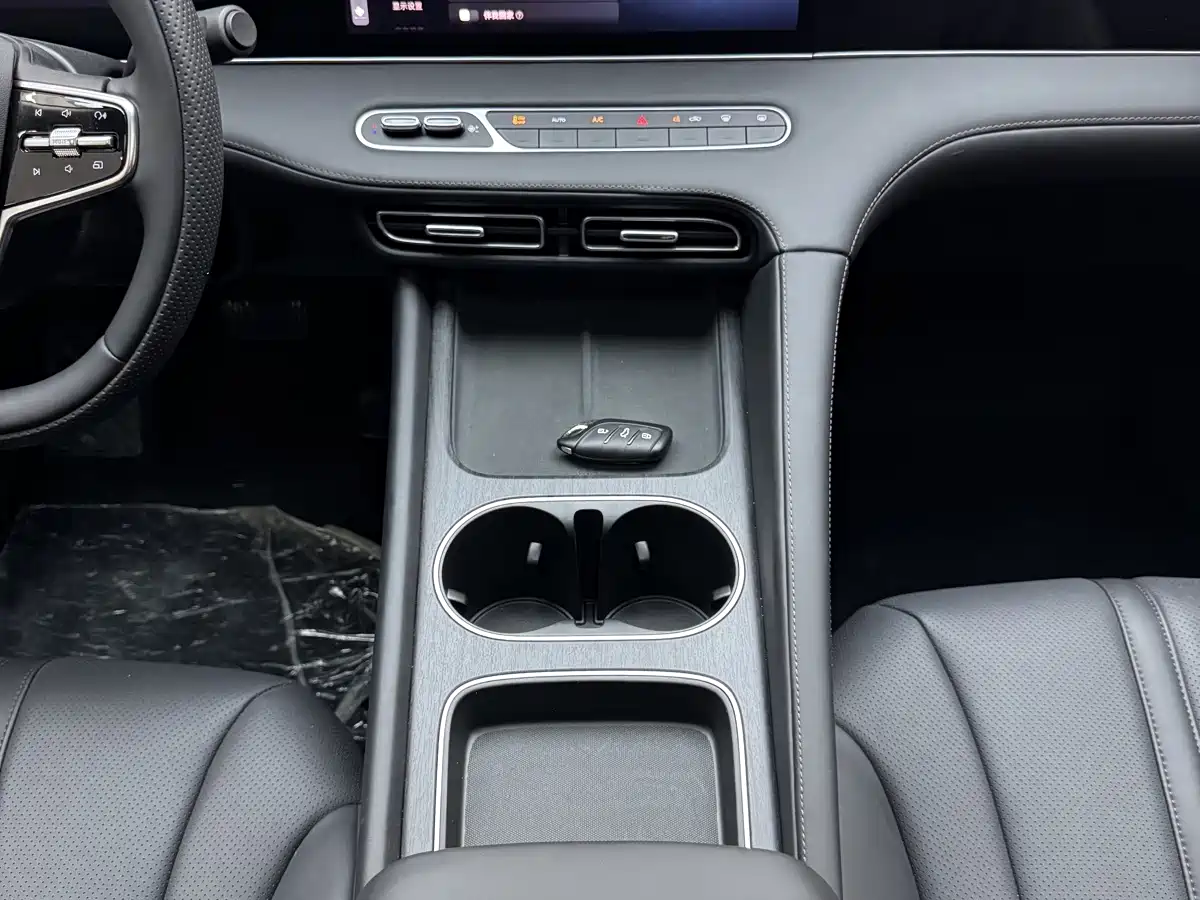 Roewe D7 2026 2023 DMH 125km Beyond Edition