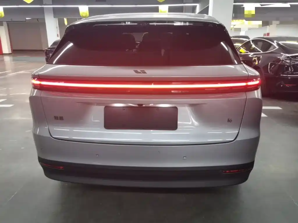 Фото 6 - Li Auto i6