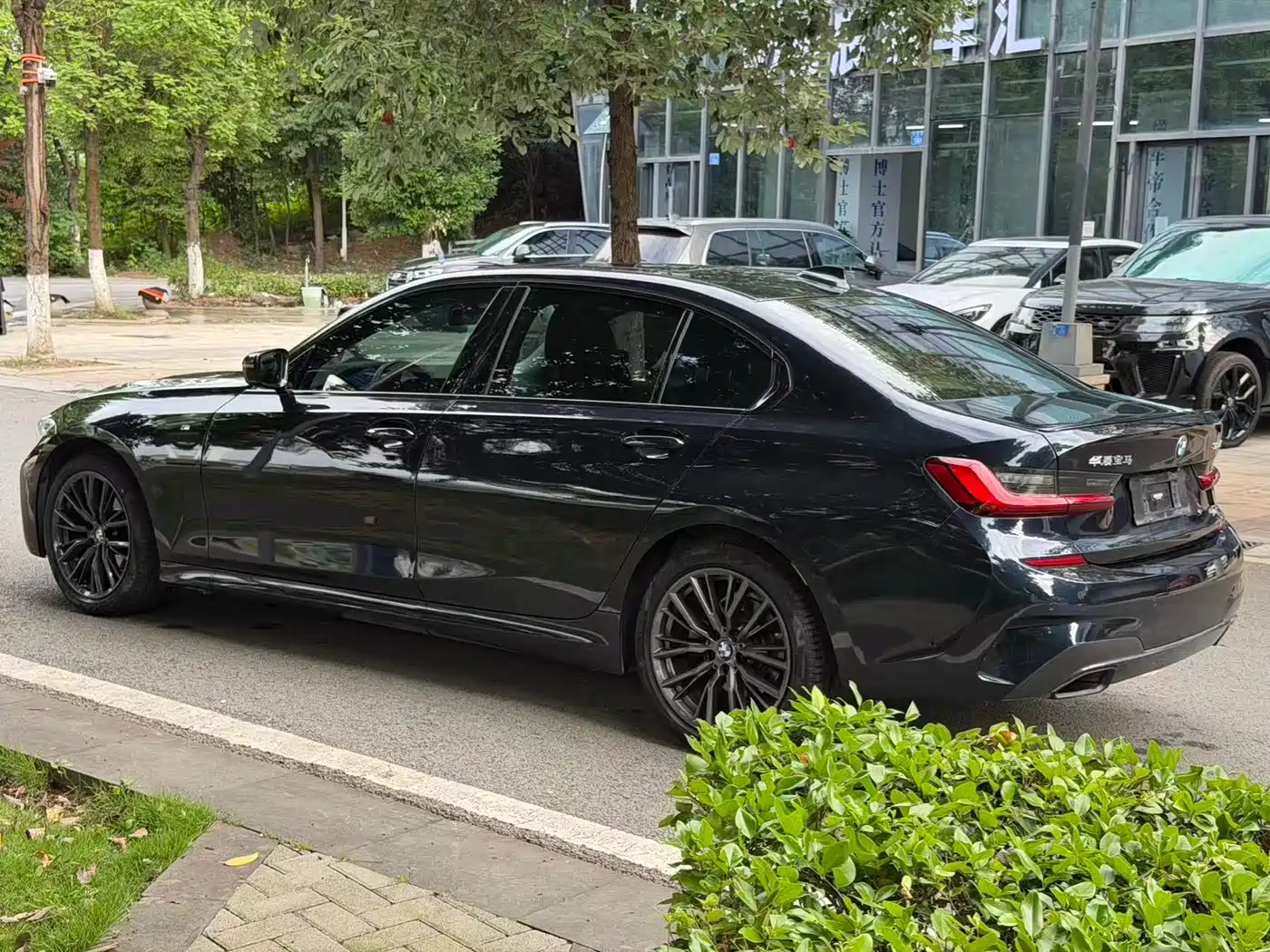 BMW 3-SERIES