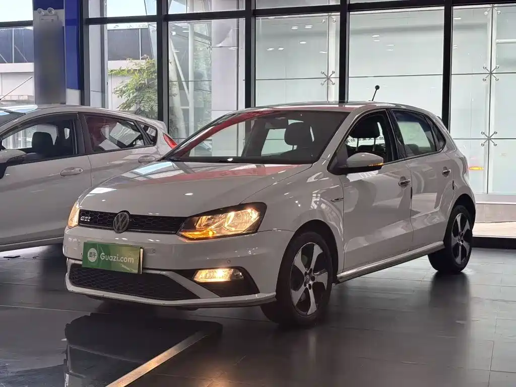 Фото 2 - Volkswagen Polo