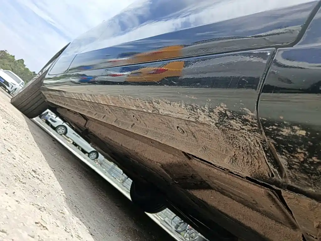 Фото 21 - Hongqi H5