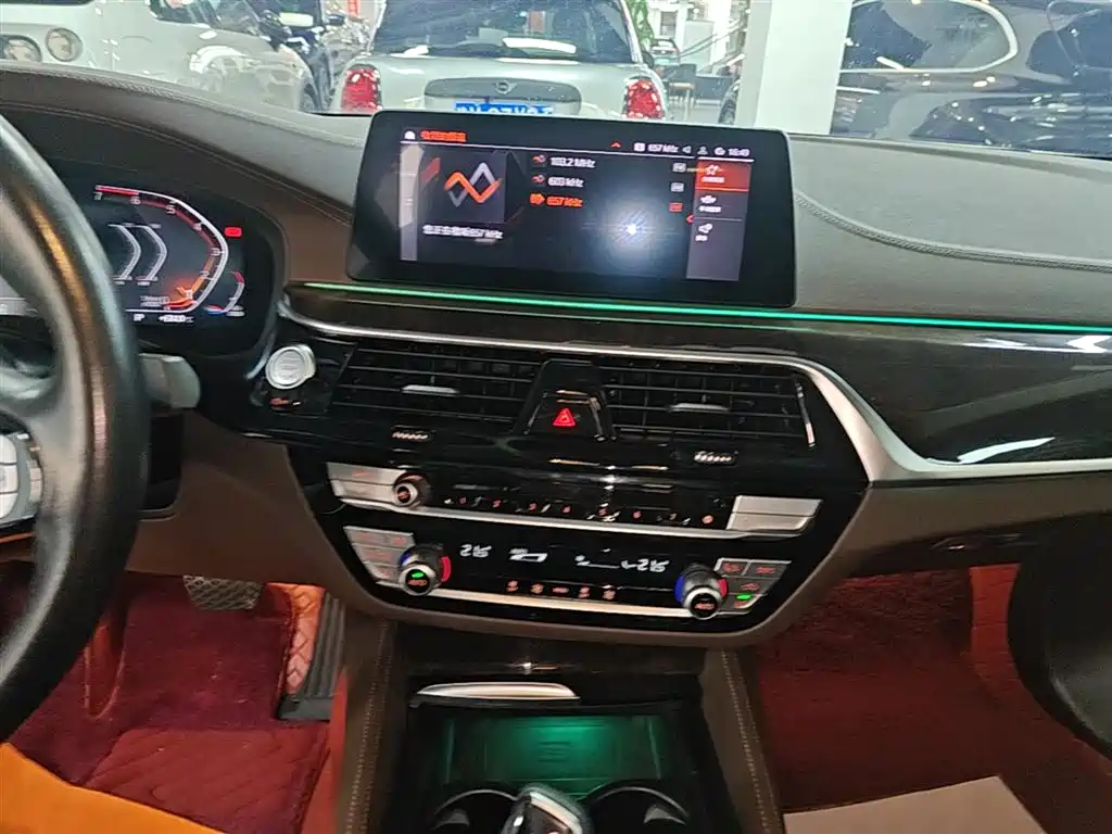 BMW 5 Series 2020 525Li Luxury Package фото 13
