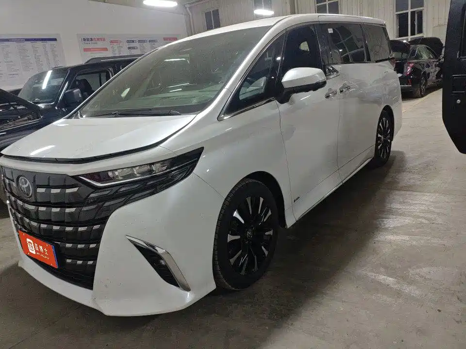 Toyota Alphard 2024 — пригон из Китая