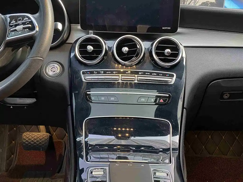 Mercedes-Benz GLC Coupe 2020 GLC 260 4MATIC Coupe SUV фото 14