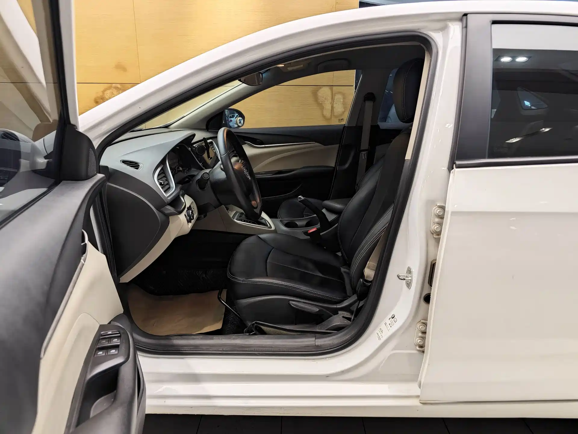 Фото 17 - Buick Excelle