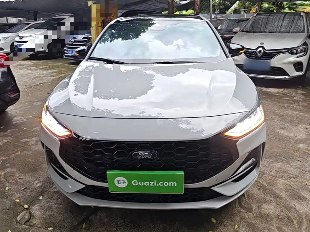 Фото 3 - Ford Focus