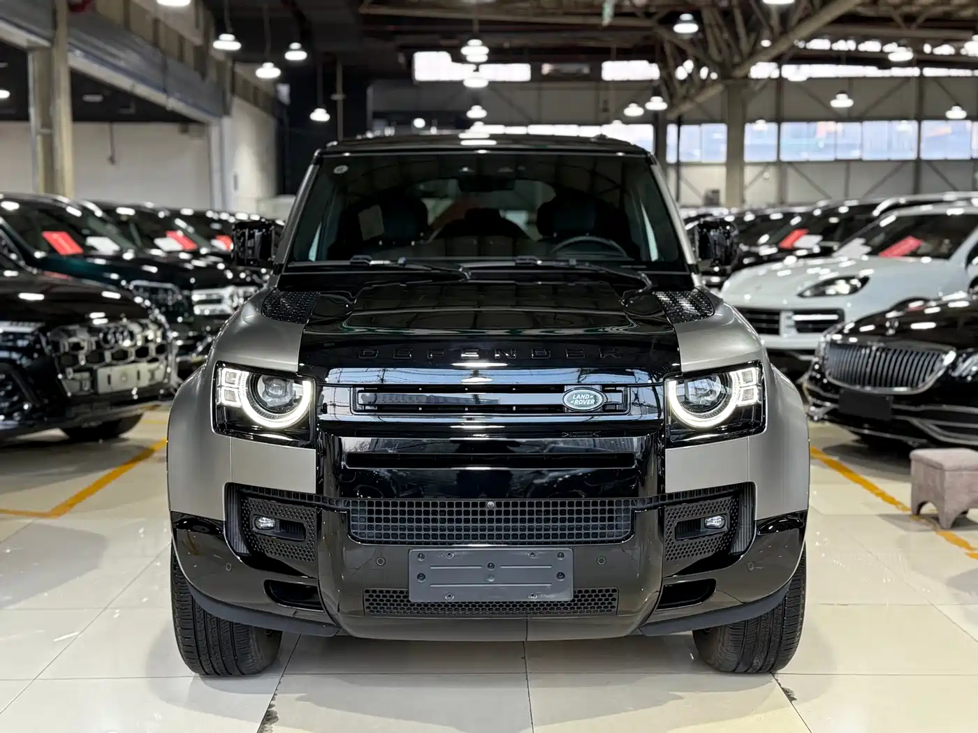 Land Rover Defender 2025 110 3.0T P400 X фото 3