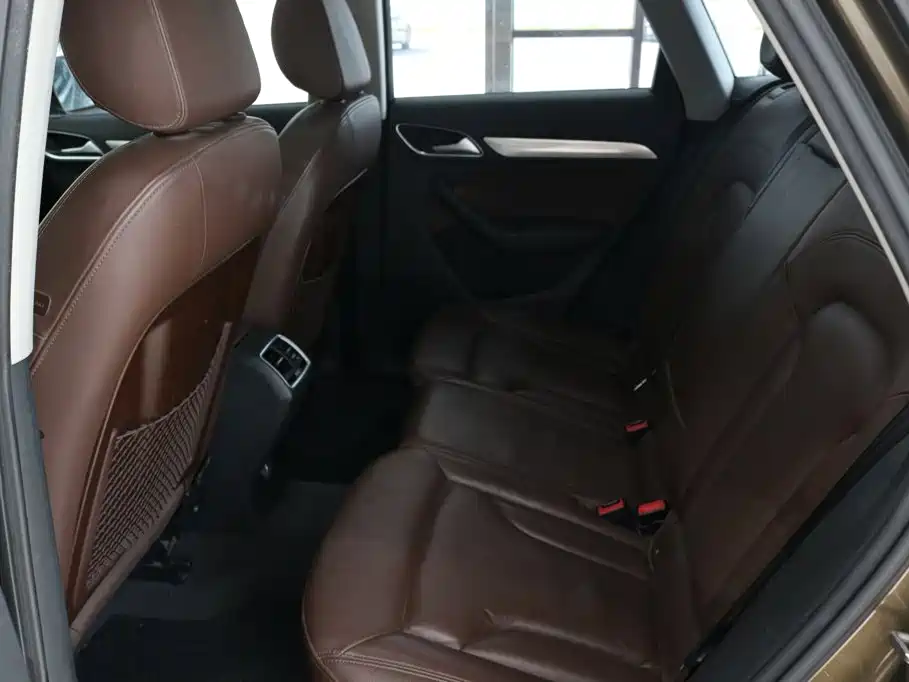 Photo 11 - Audi Q3
