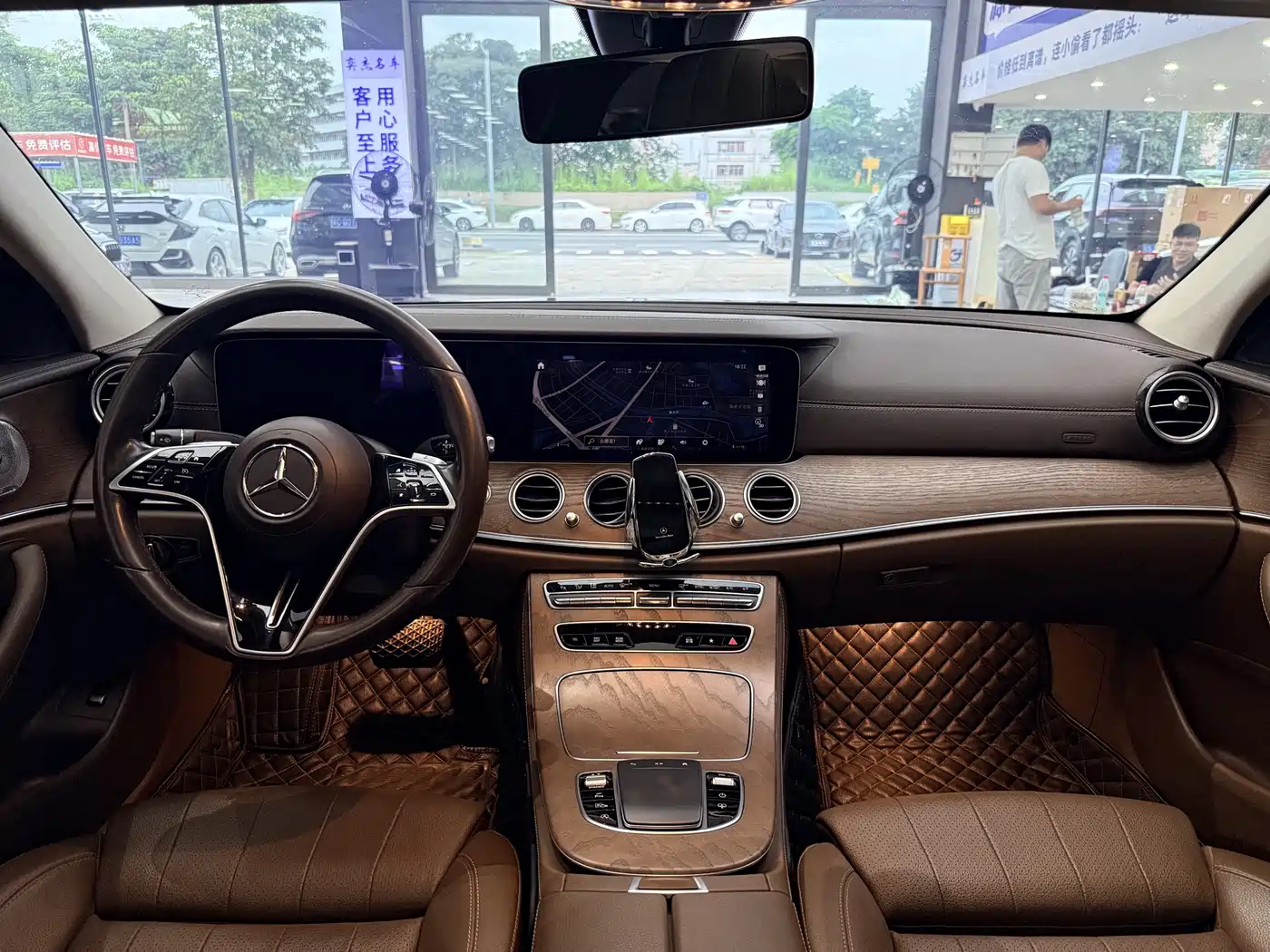 Mercedes-Benz E-Class 2022 E 300 L Luxury фото 21
