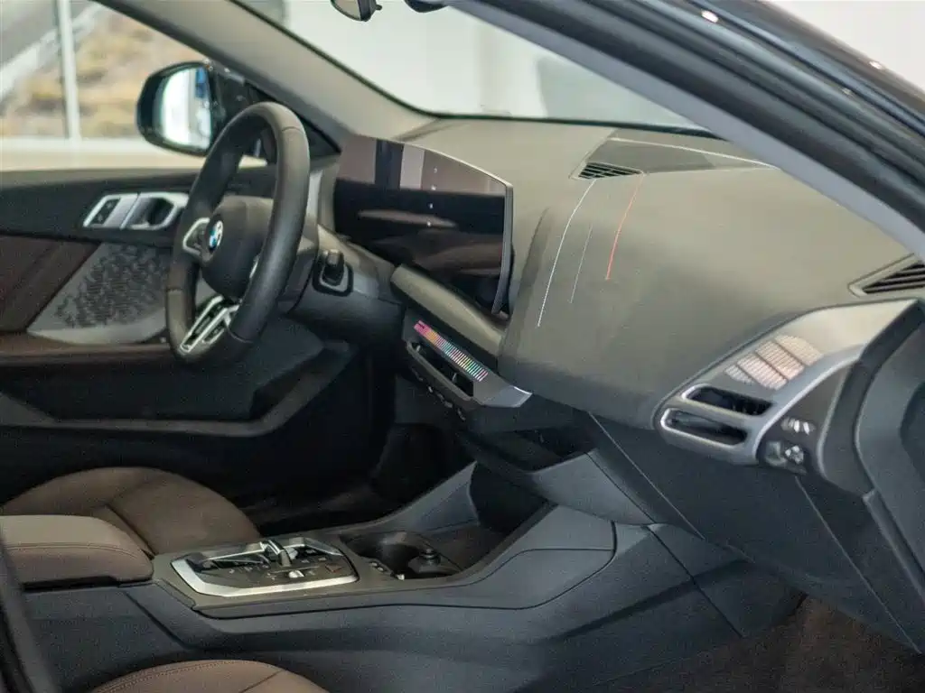 BMW 2 Series 2025 225L M Sport Package фото 21