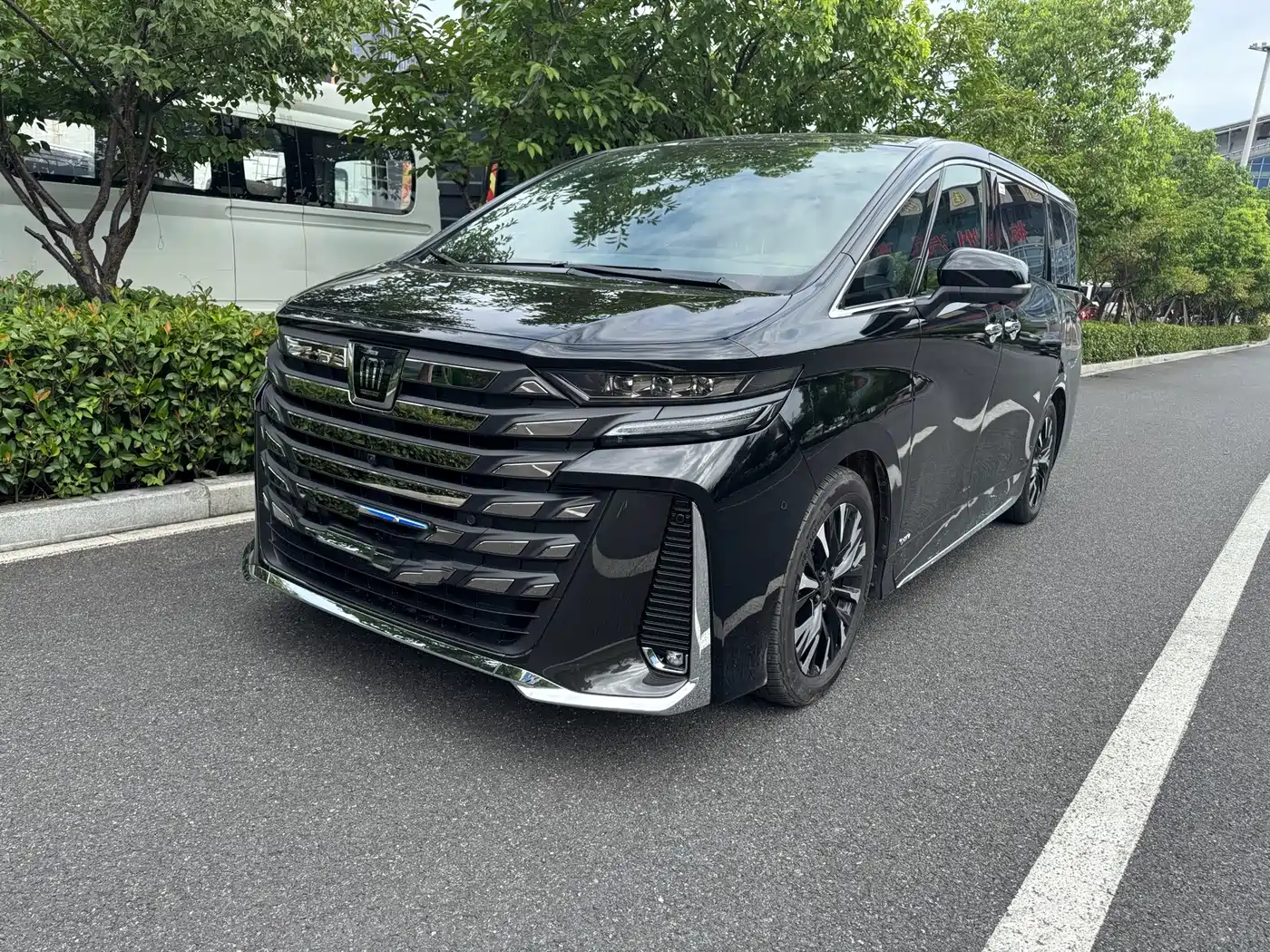 Toyota Vellfire 2025 2024 Crown Hybrid 2.5L Executive Premium Edition