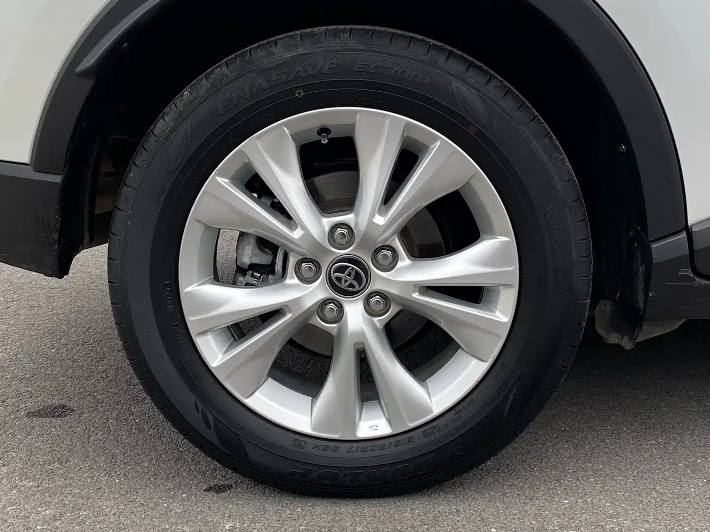 Toyota IZOA 2025 2023 2.0L 20th Anniversary Platinum Edition