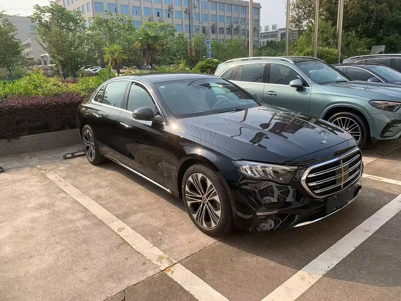 Mercedes-Benz E-Class фото 8