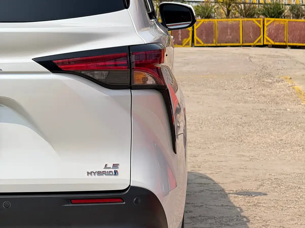 Toyota Sienna 2021 2.5L Hybrid Comfort Edition фото 8