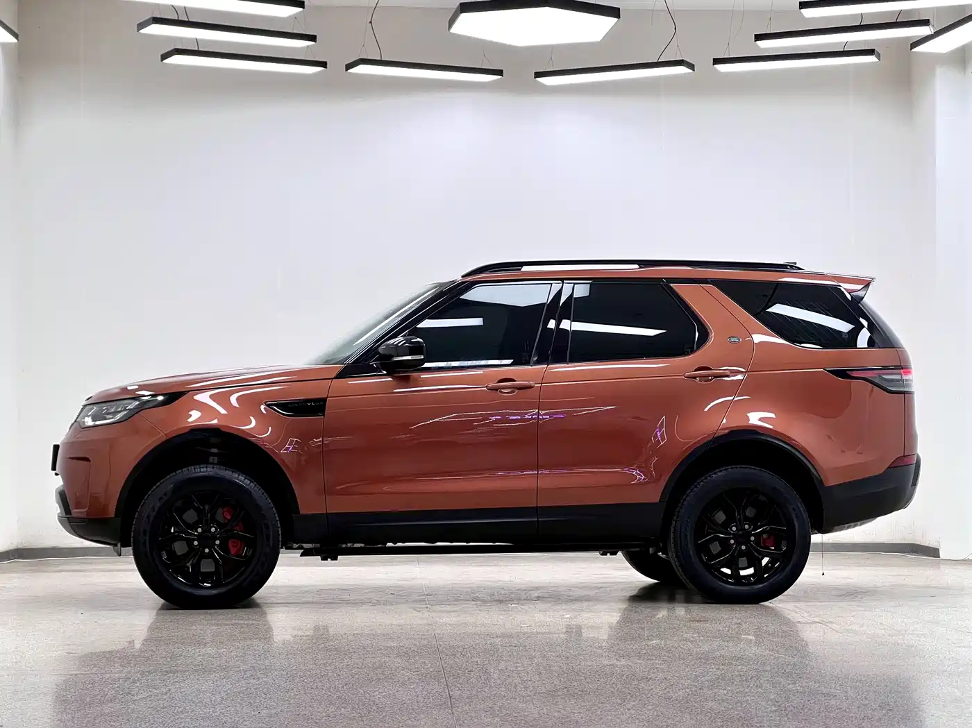 Land Rover Discovery 2017 3.0 SC V6 SE фото 7