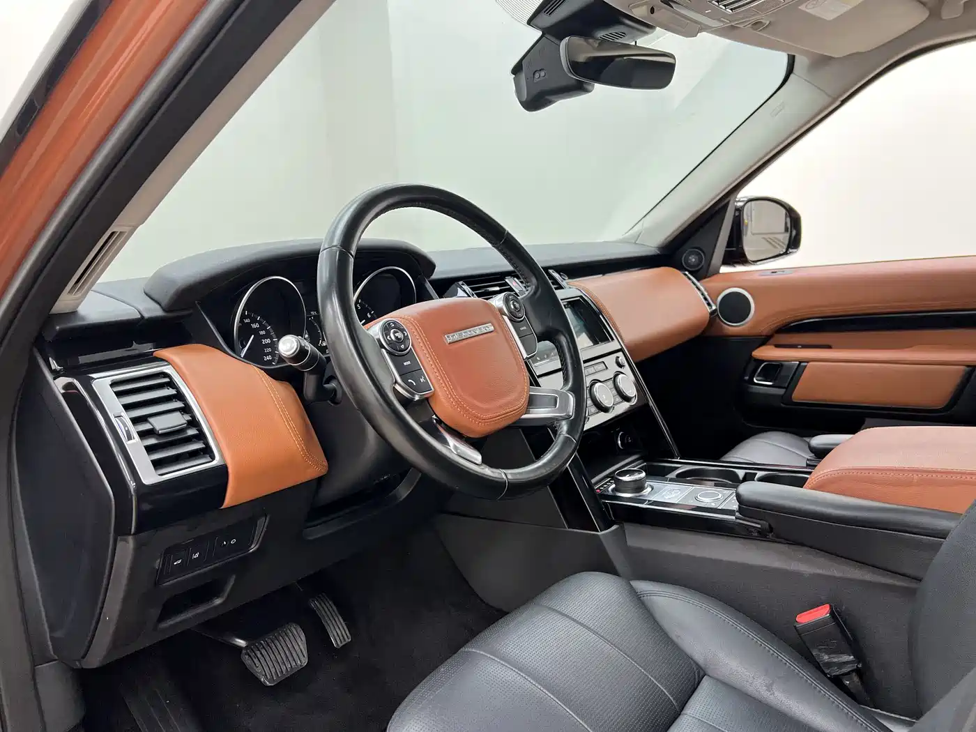 Land Rover Discovery 2017 3.0 SC V6 SE фото 11