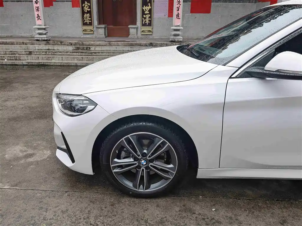 BMW 1 Series 2022 120i M Sport фото 24
