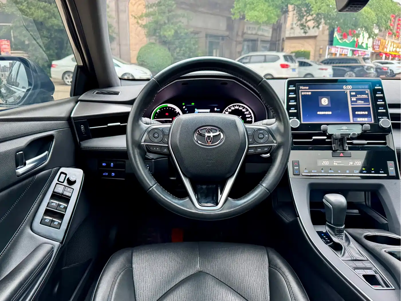 Toyota Avalon 2019 Hybrid 2.5L Luxury Edition China V фото 8