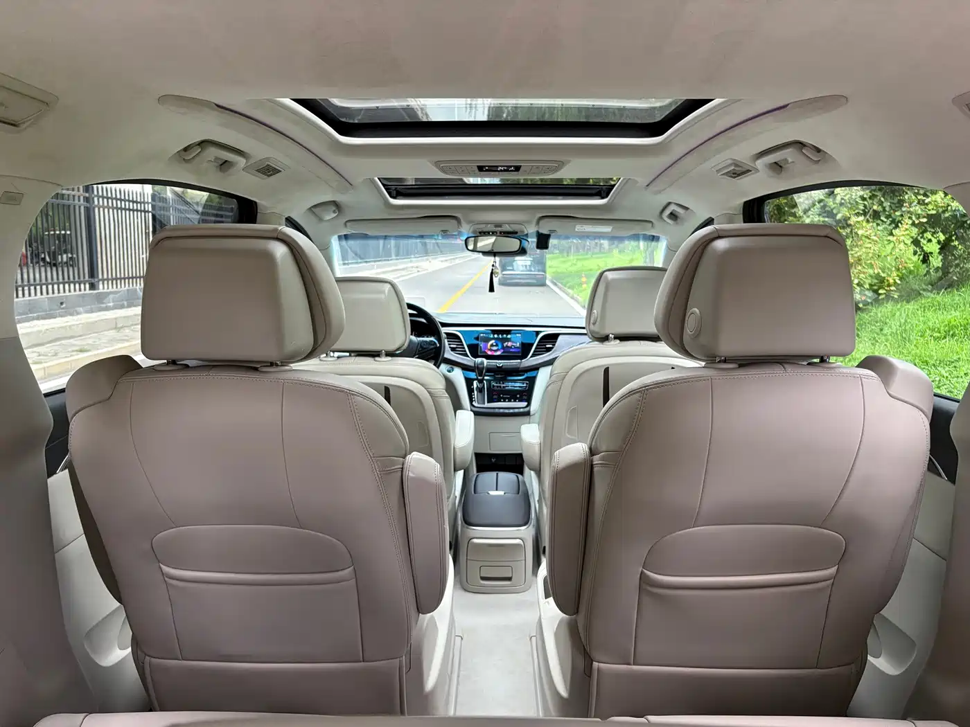 Фото 13 - Buick GL8
