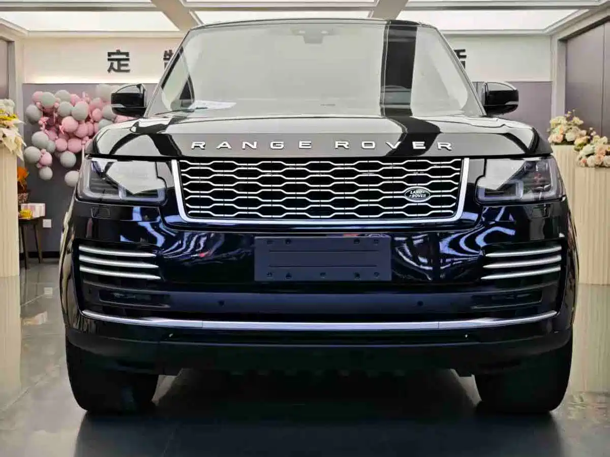 Land Rover Range Rover 2021 3.0 L6 Heritage Extended Classic Edition фото 2