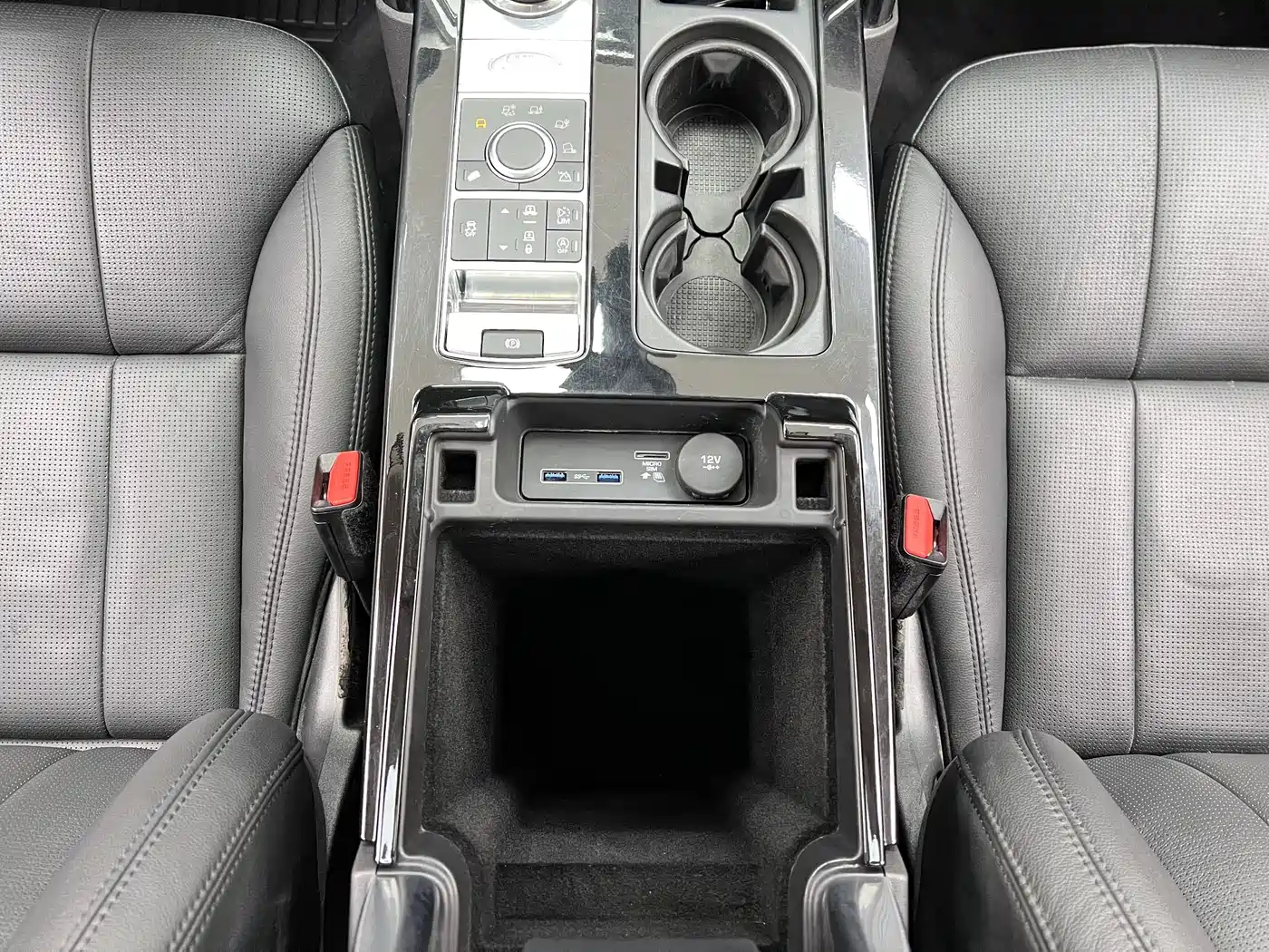 Land Rover Discovery 2017 3.0 SC V6 SE фото 26