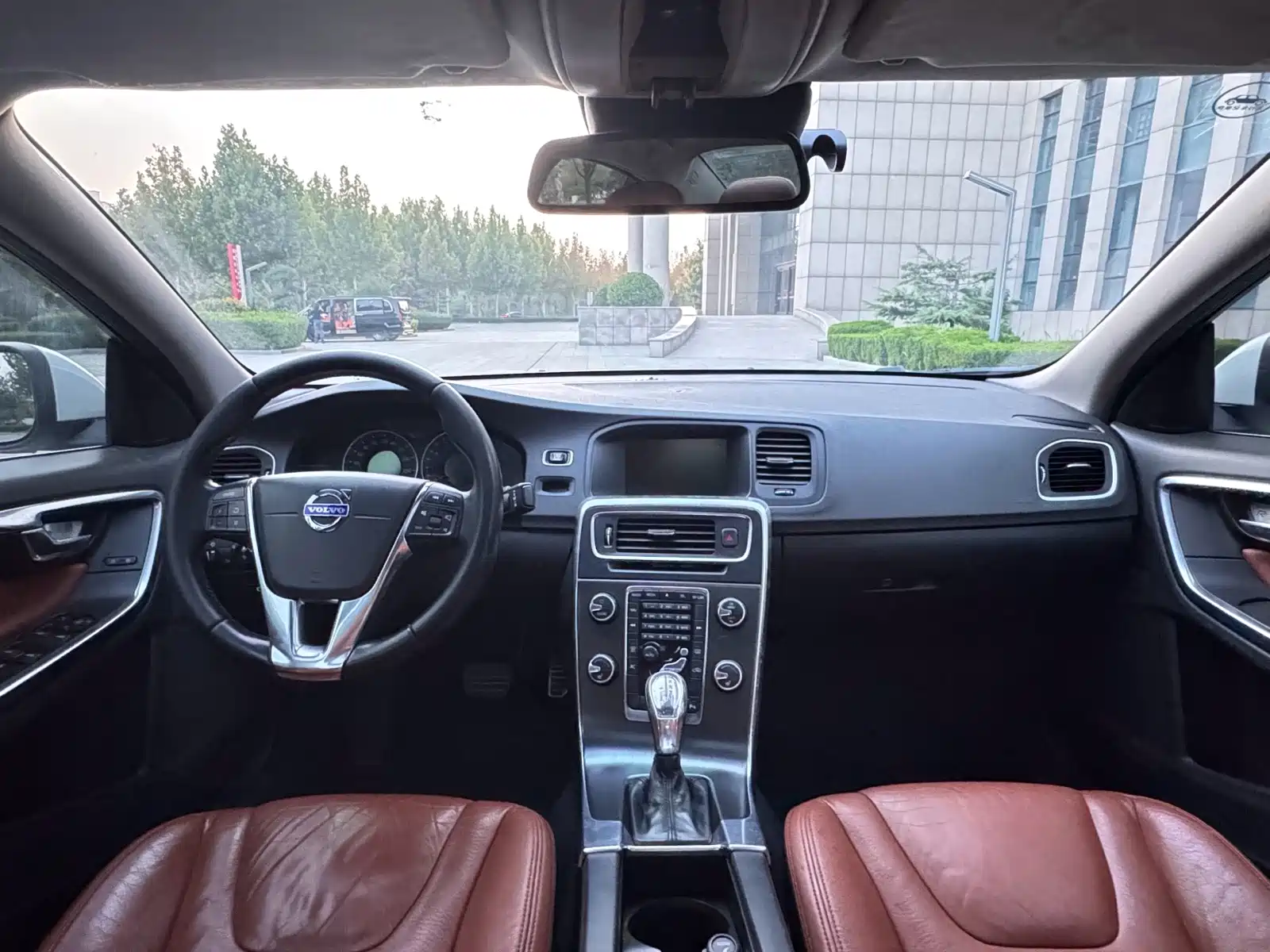 صورة 9 - Volvo S60 (Import)