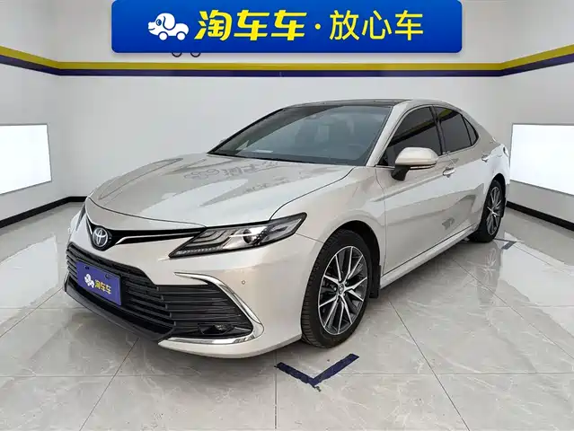 TOYOTA CAMRY