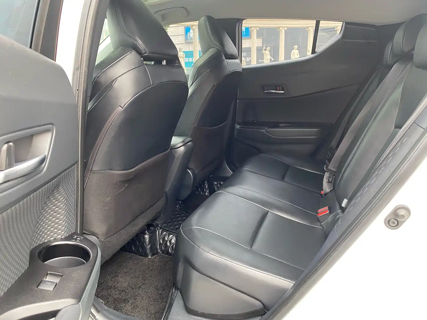 Toyota IZOA 2025 2023 2.0L 20th Anniversary Platinum Edition