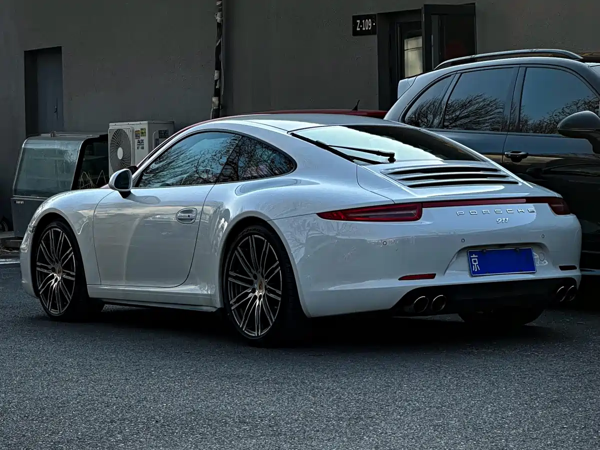 Porsche 911 2015 Carrera 4 3.4L Style Edition фото 11