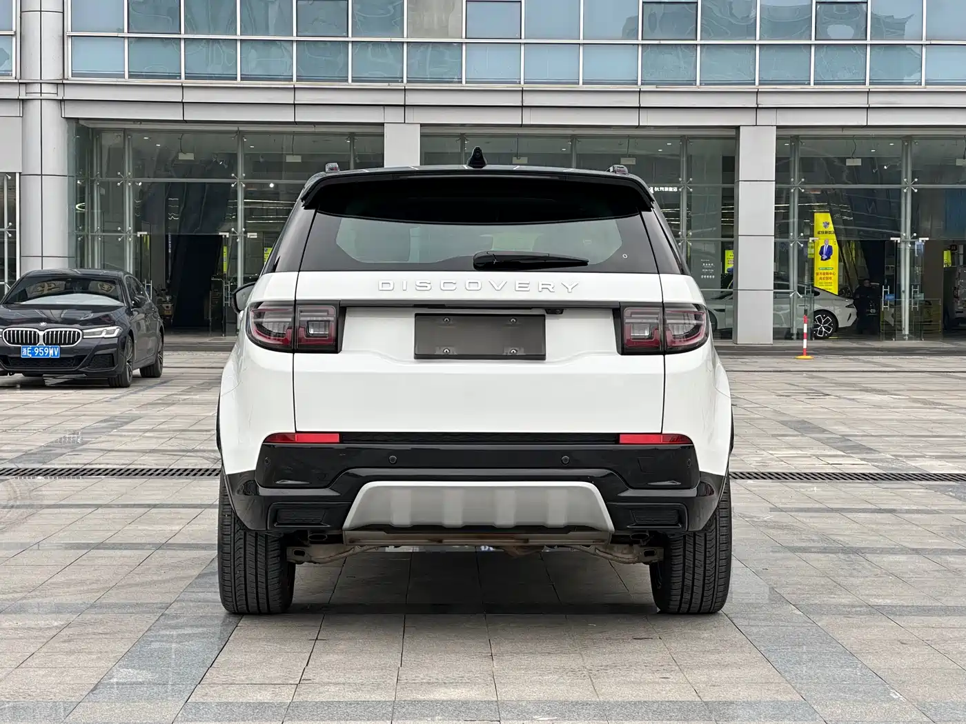 Land Rover Discovery Sport 2024 Luxury Custom Edition фото 6