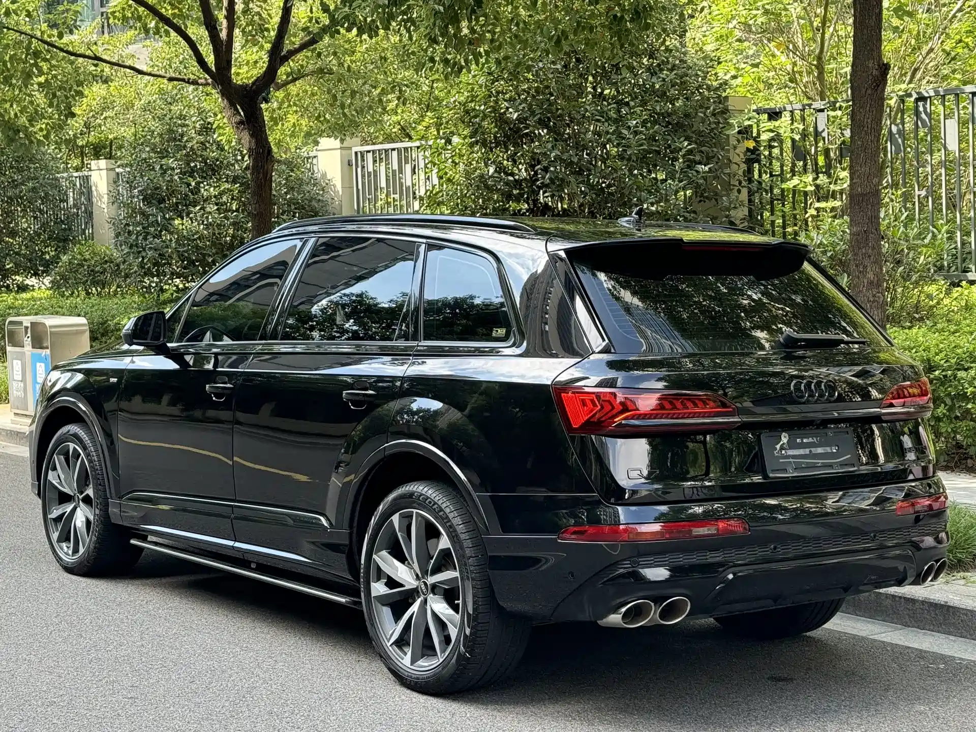 Photo 4 - Audi Q7