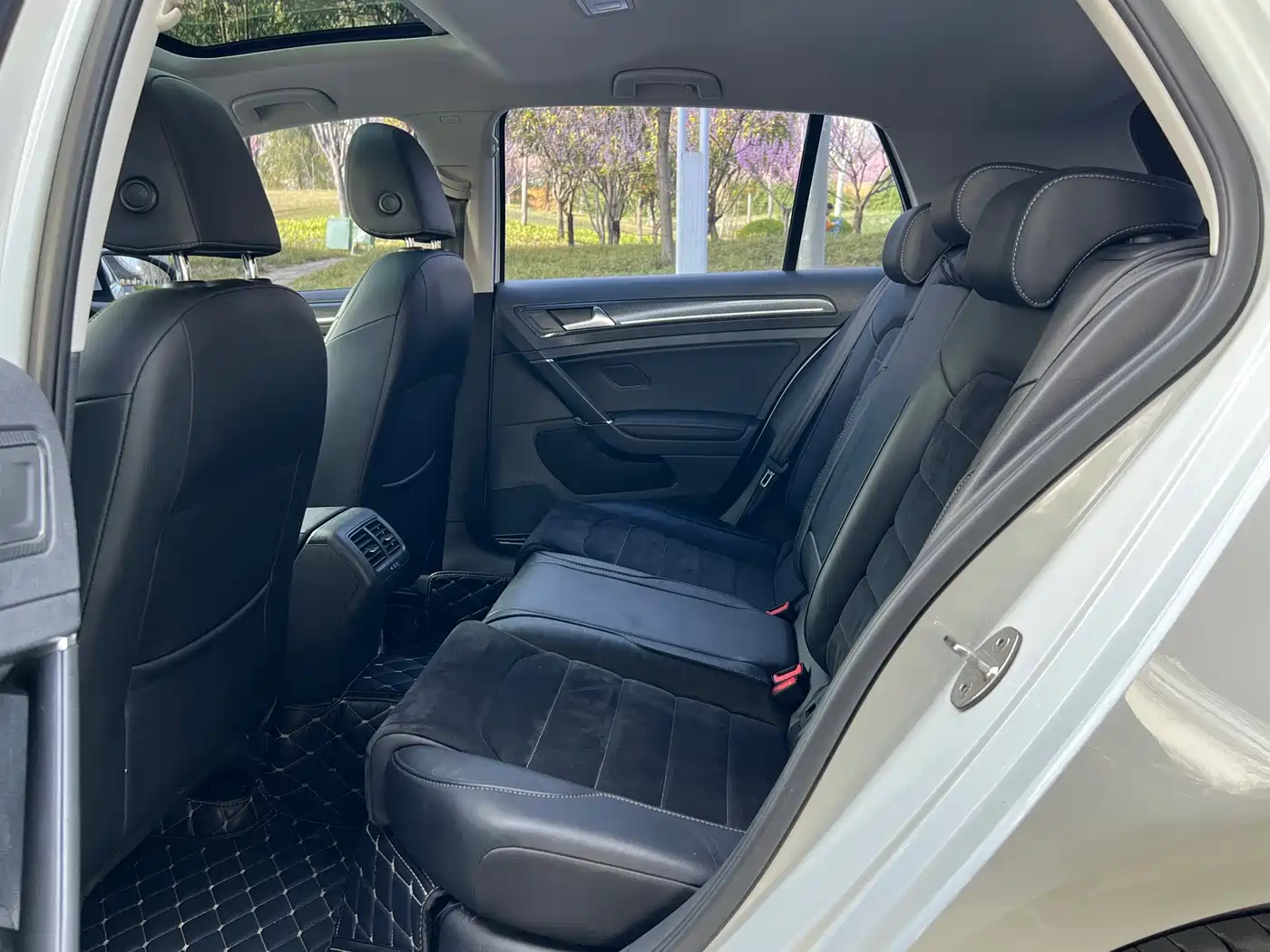 Volkswagen Golf 2018 230TSI Automatic Luxury фото 8