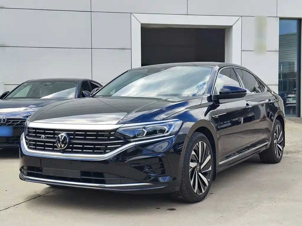 Фото 2 - Volkswagen Passat