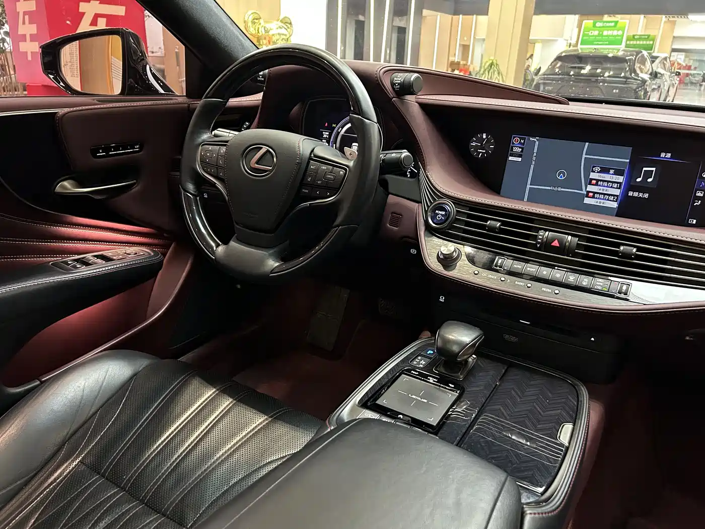 Lexus LS 2018 500h Executive Edition China V фото 12