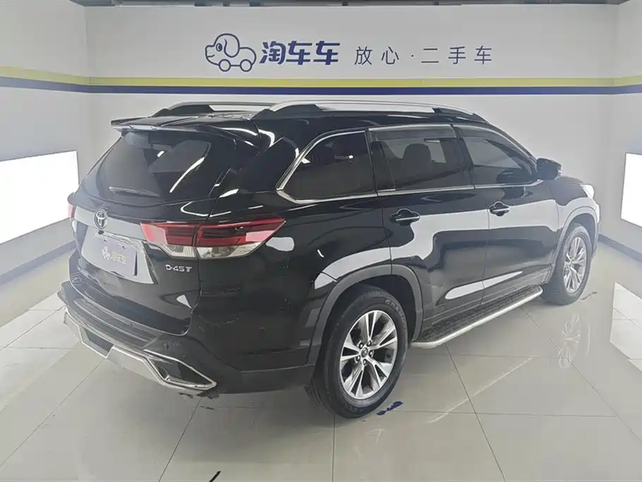 TOYOTA HIGHLANDER
