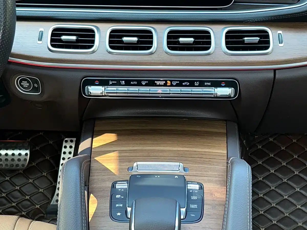Mercedes-Benz GLS 2023 GLS 450 4MATIC Luxury Edition фото 14