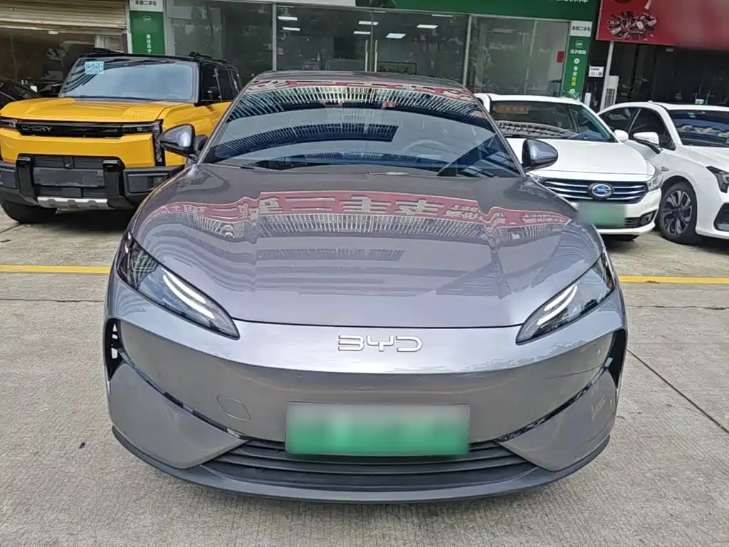 BYD e7 2025 2025 Model 520 Smart Edition