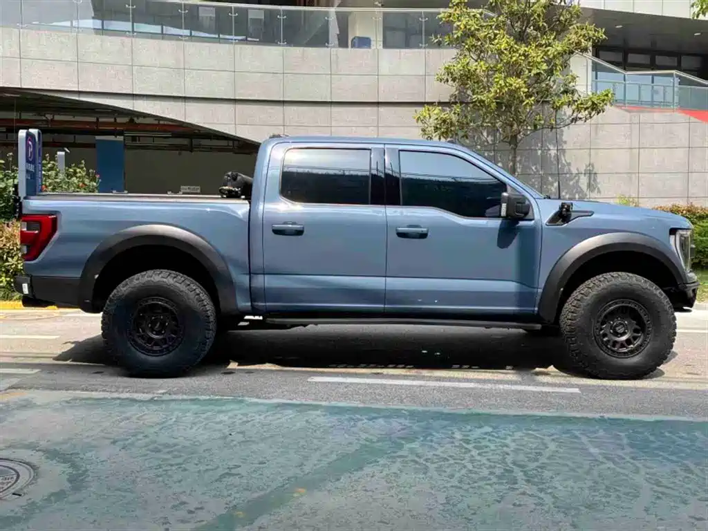 FORD F-150 RAPTOR