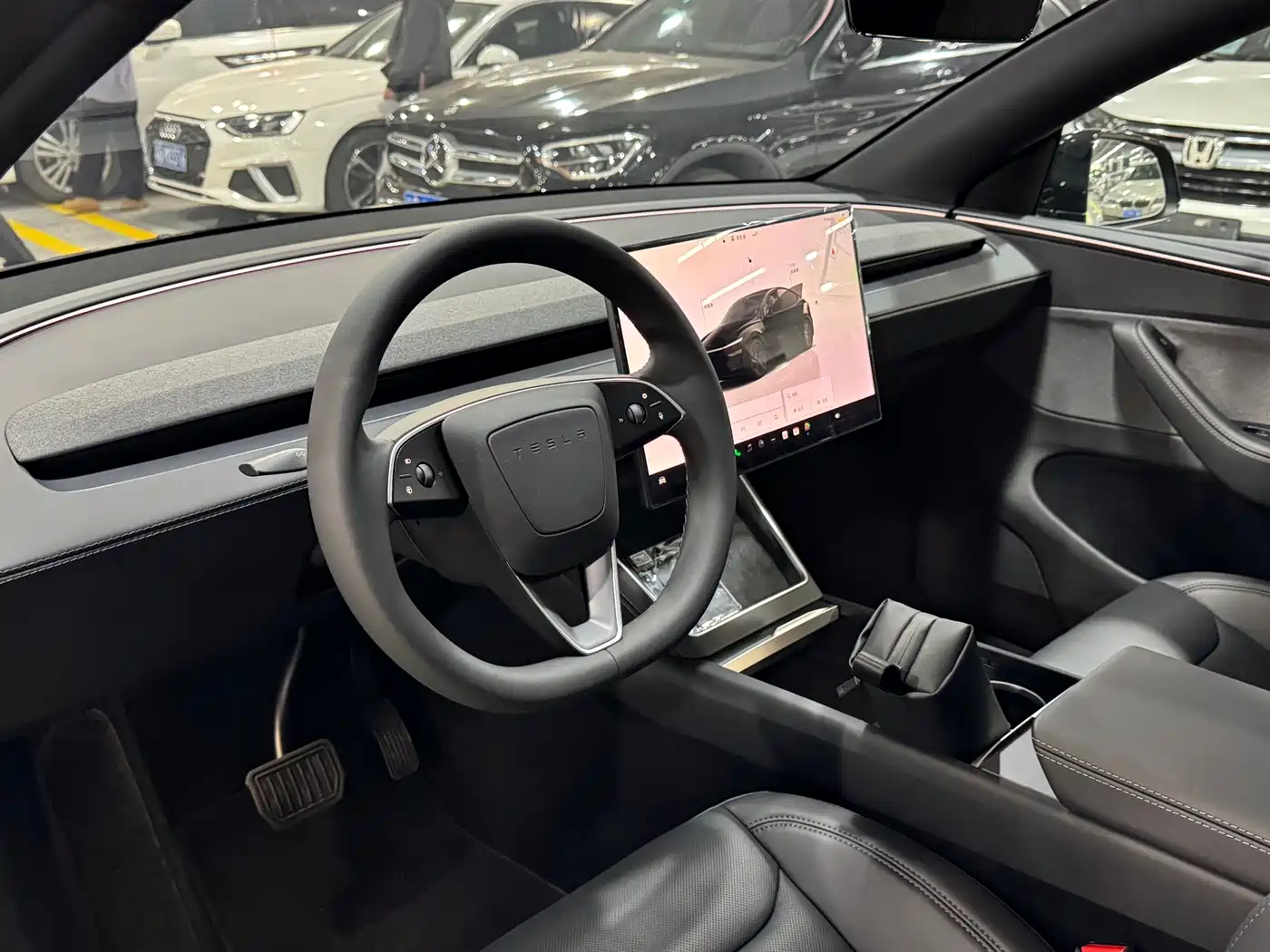 TESLA MODEL Y